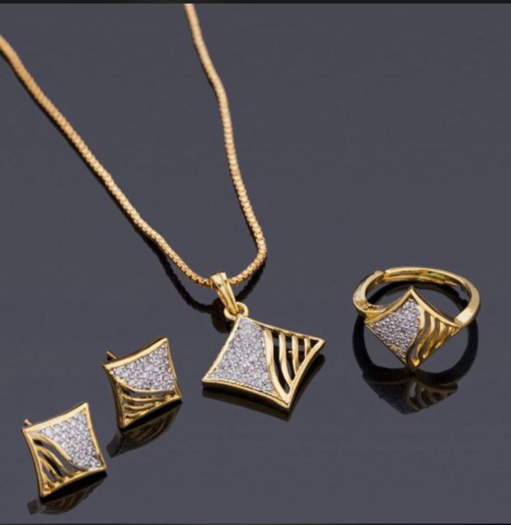 Gujju Pendant Set With Earring And Ring