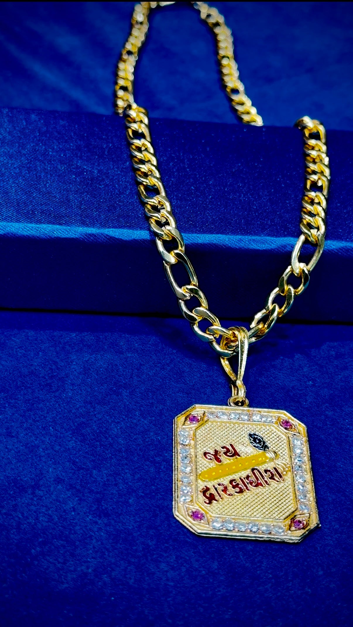 Premium Gold-Plated Jai Dwarkadhish Flute & Murli Pendant With Curb Link Chain for Mens