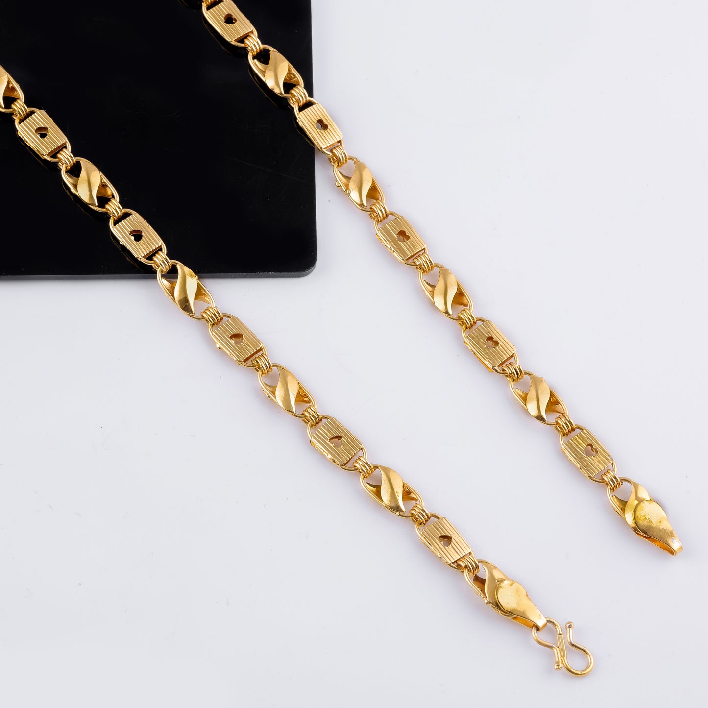 Gujju Stylish Gold Plated Neck Chain For Boys And Men's