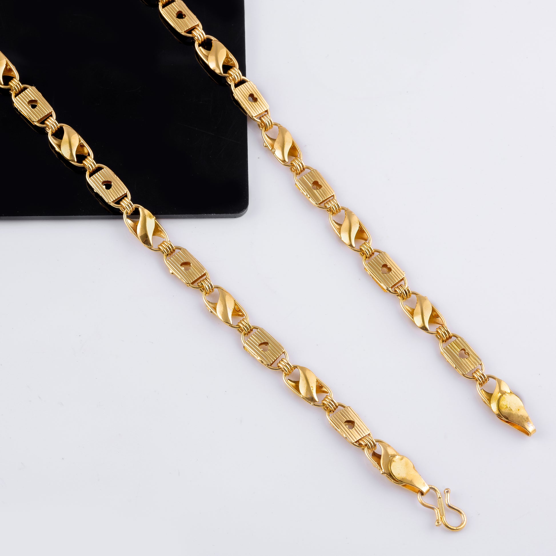 Gujju Stylish Gold Plated Neck Chain For Boys And Men's