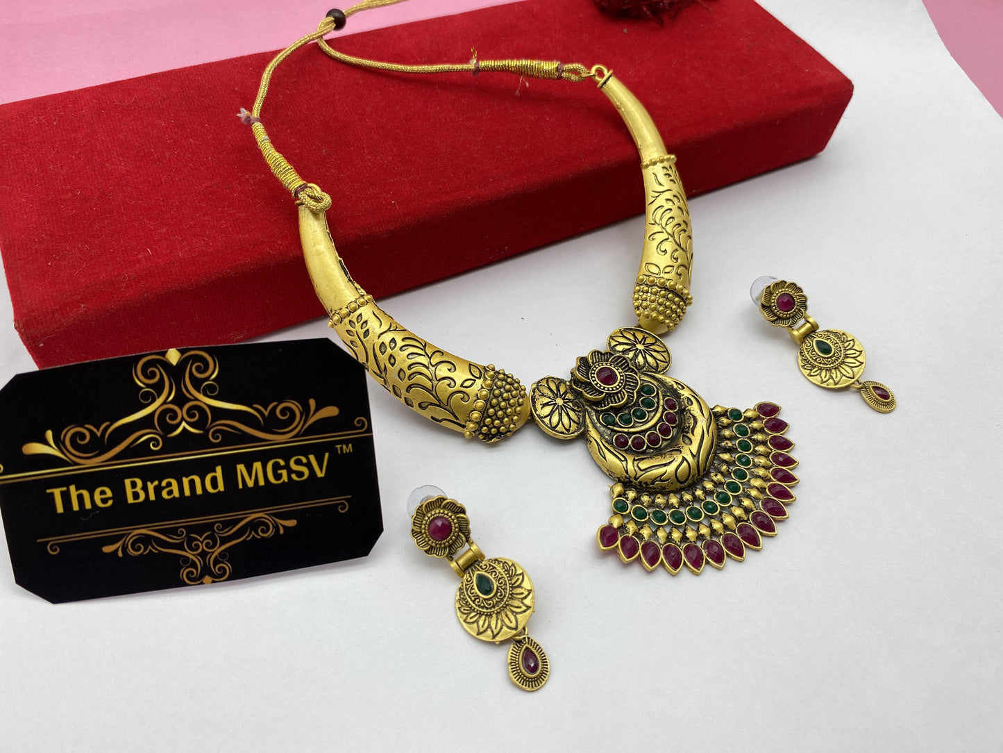 Gujju Latest Jewel Set Special For Girls And Women