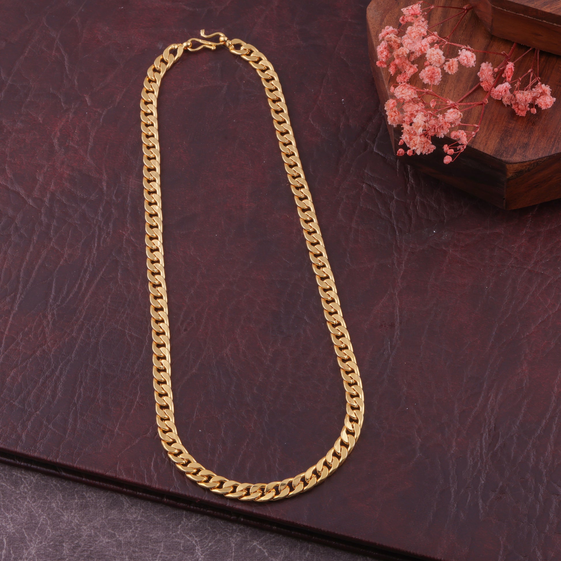 Gujju Stylish Gold Plated Chain For Boys And Men's