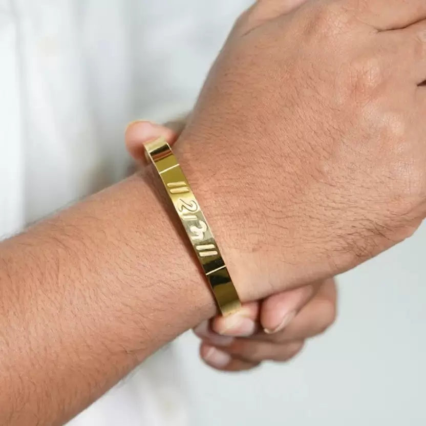 AMAZING SHREE RAM GOLD PLATED STAINLESS STEEL KADA FOR MENS