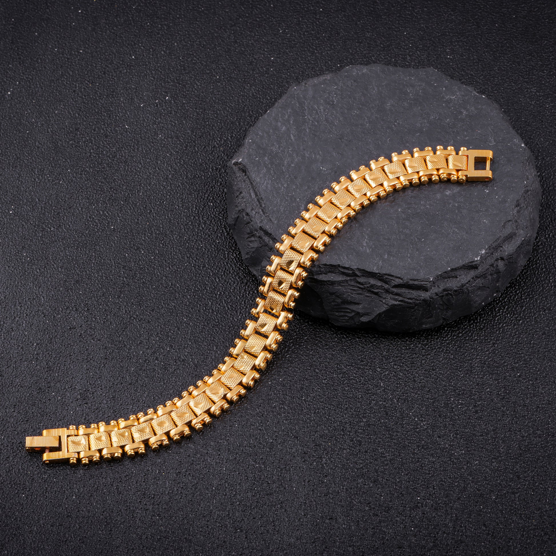 BEAUTIFUL BRASS GOLD CHAIN AND GOLD BRACELET COMBO FOR MENS(PACK OF 2)