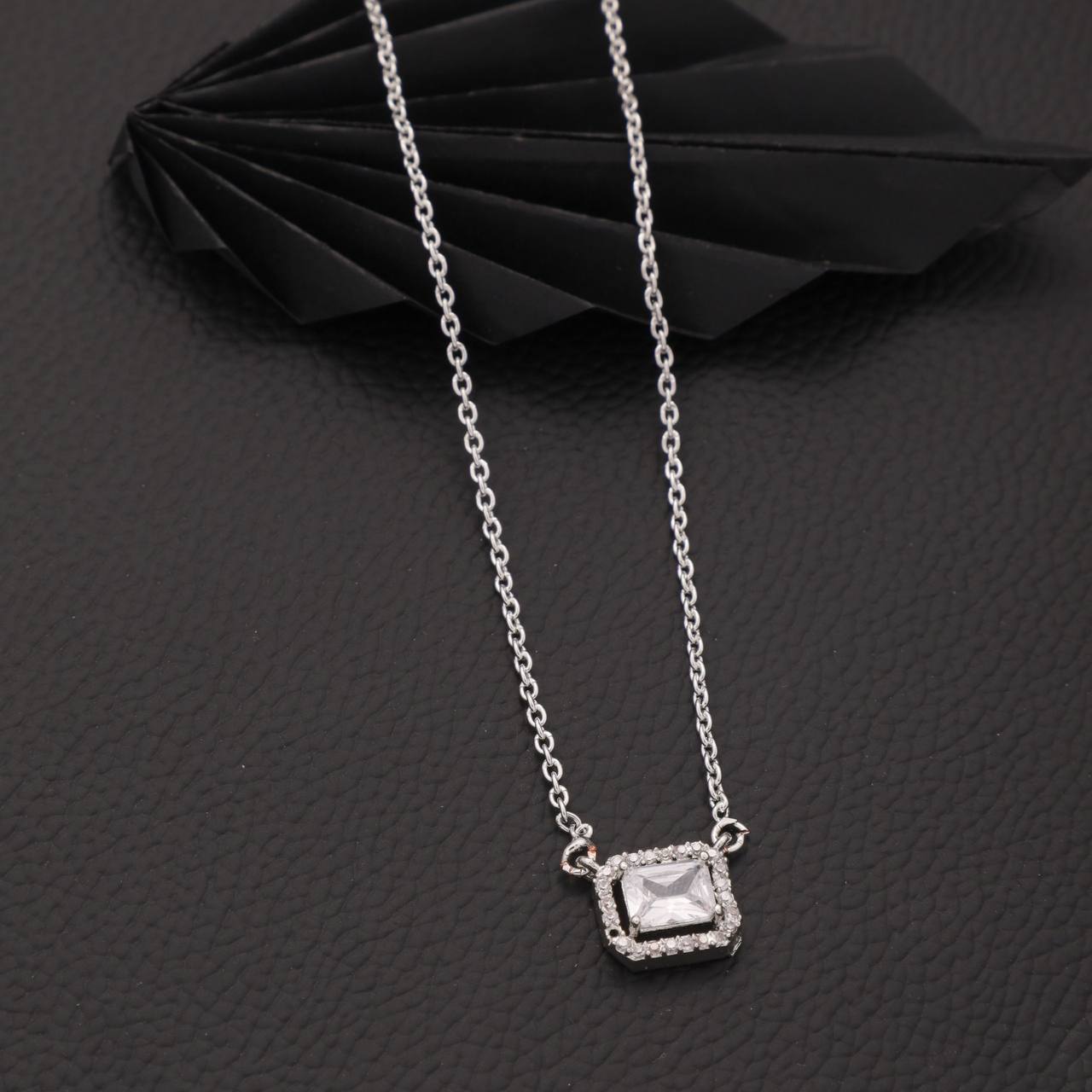 Beautiful Alloy Silver Plated Pendant With Chain For Womens