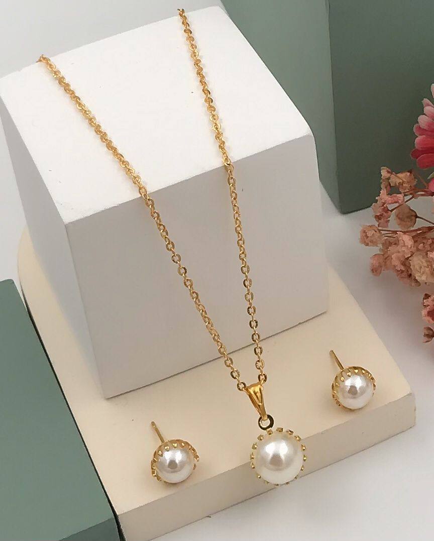 Exclusive gold Chain With Pearl Pendant Set For Women And Girls