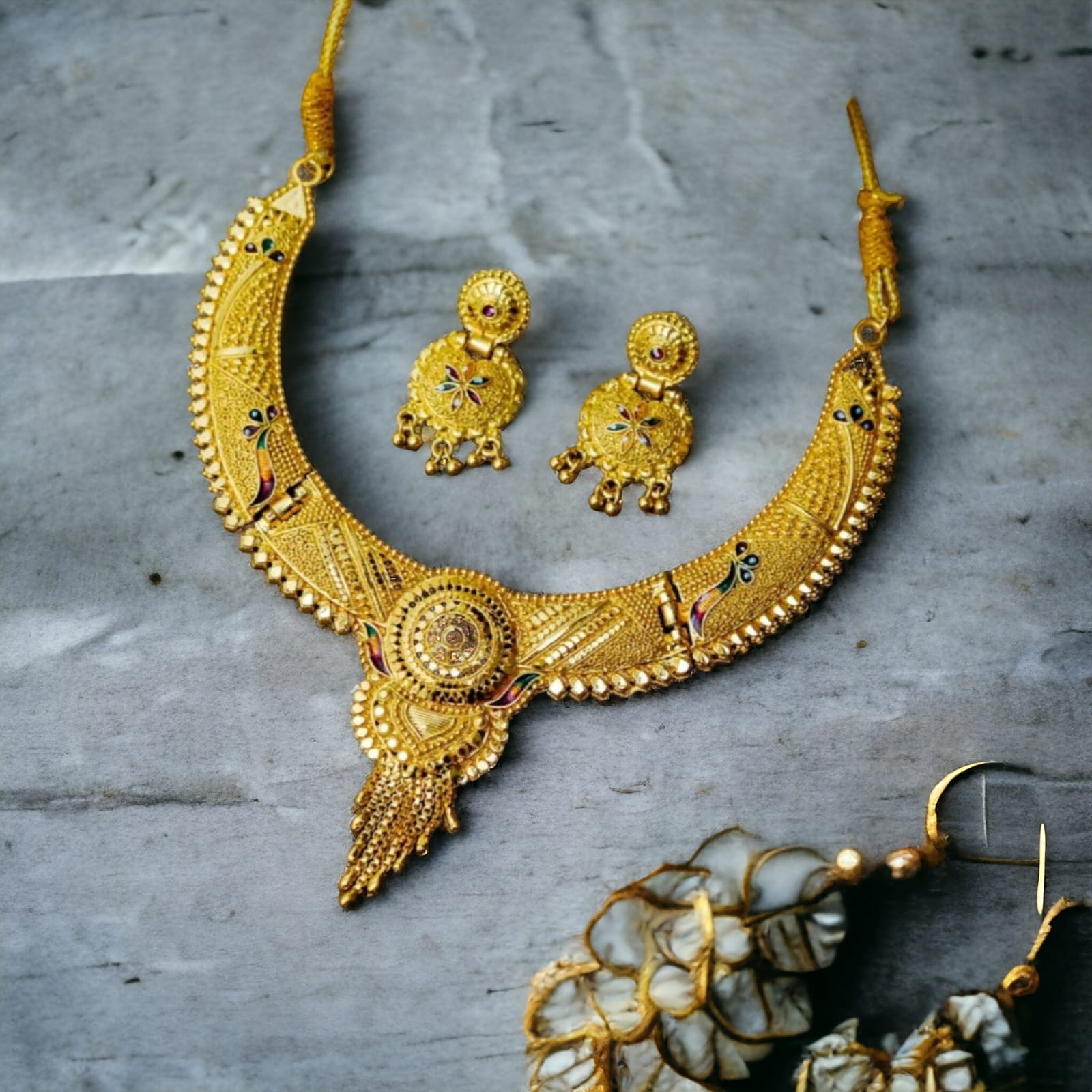 Gujju Jewellers Gold Alloy Necklace With Earrings For Women ( Pack of 1 )