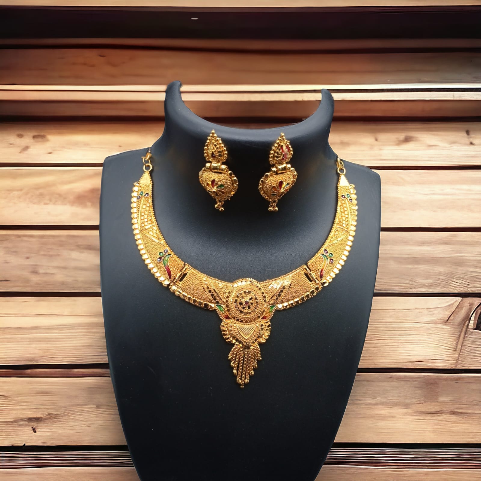 Gujju Jewellers Gold Alloy Necklace With Earrings For Women ( Pack of 1 )