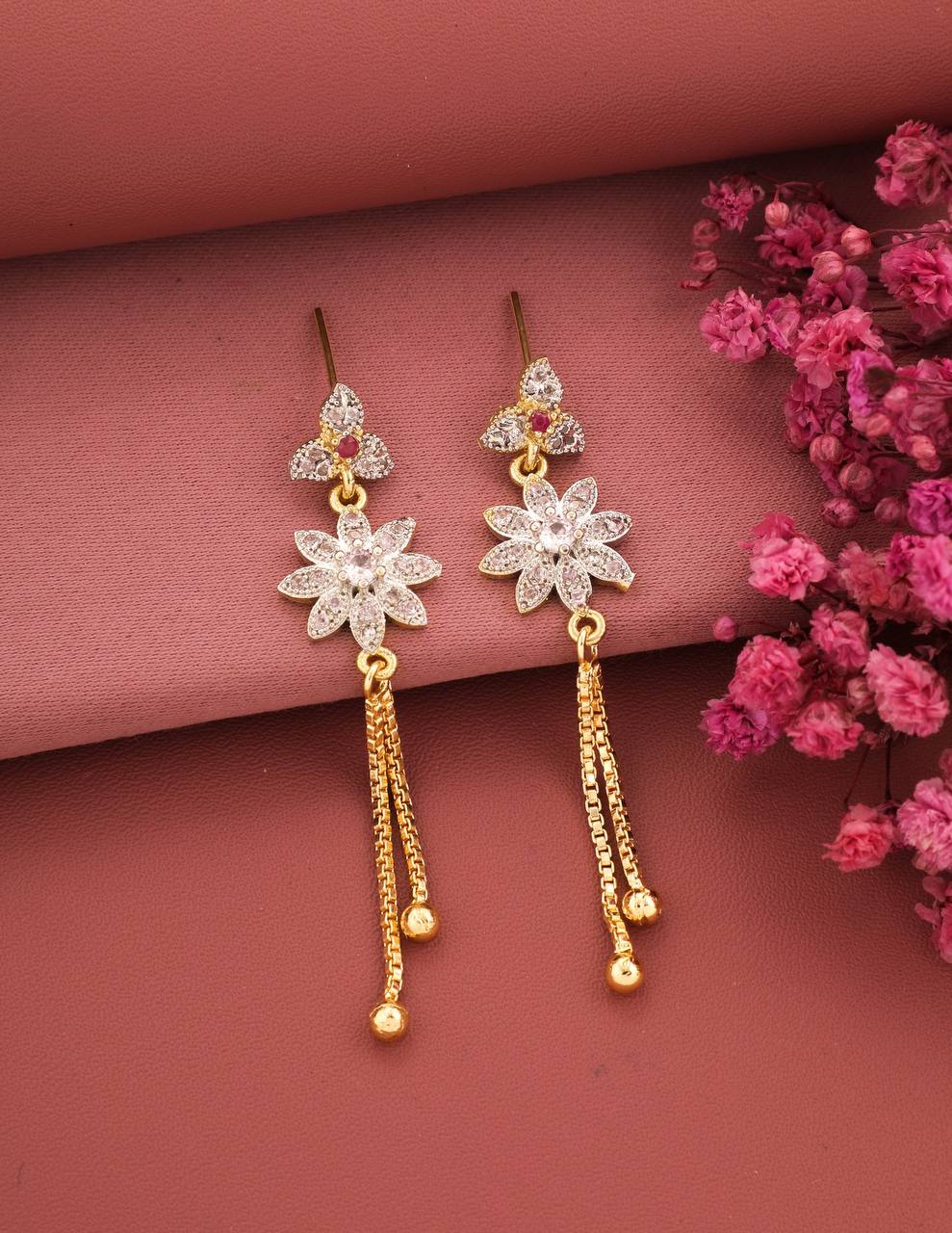 Latest Design Stylish Trendy Gold Plated Diamond Alloy Earring Set