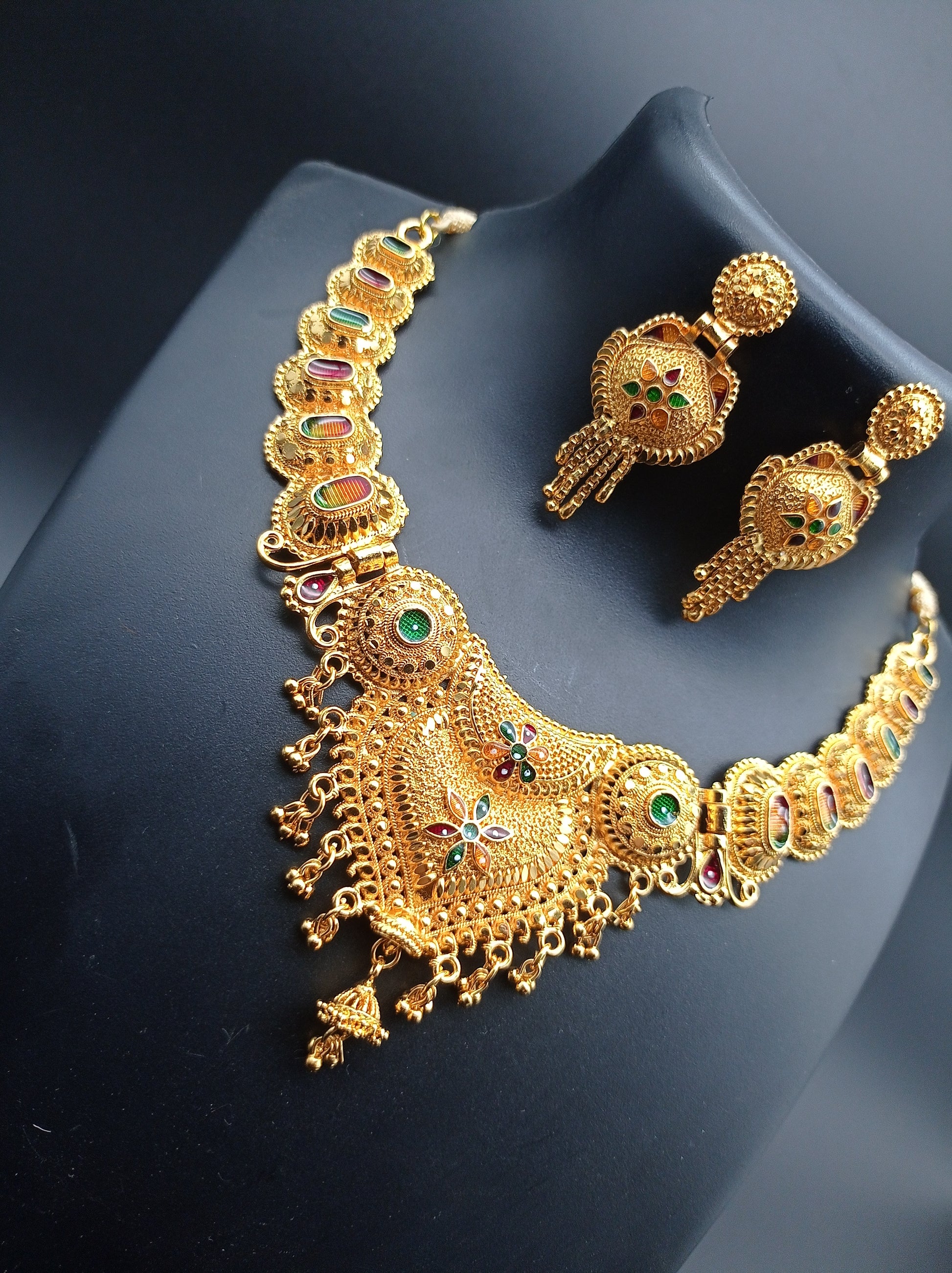 Alloy Golden Designer Necklaces Set