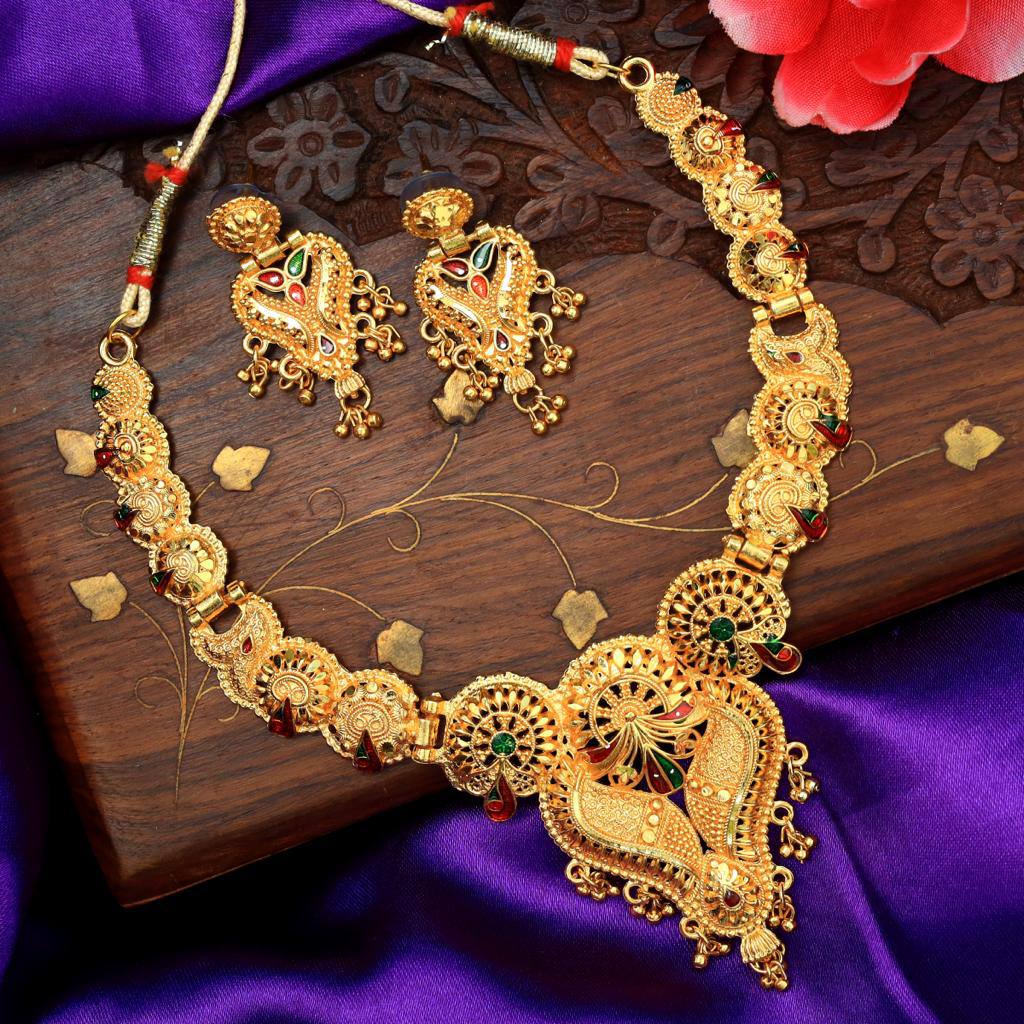 Alloy Golden Designer Necklaces Set