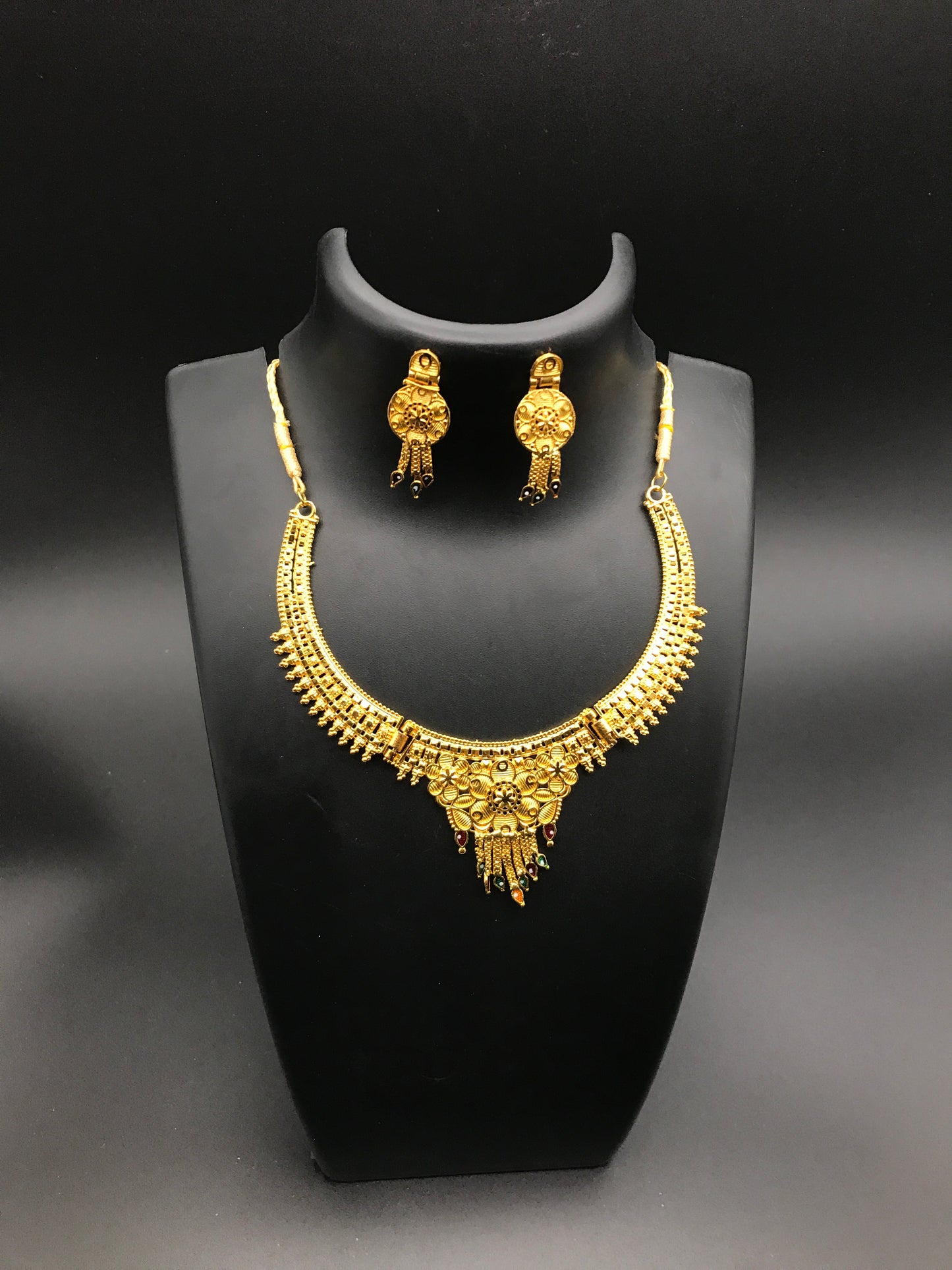 Alloy Golden Designer Necklaces Set