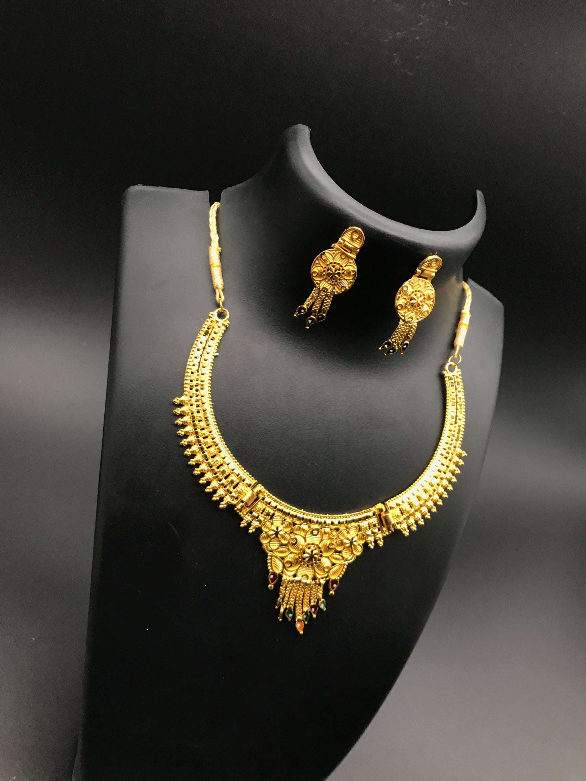 Alloy Golden Designer Necklaces Set