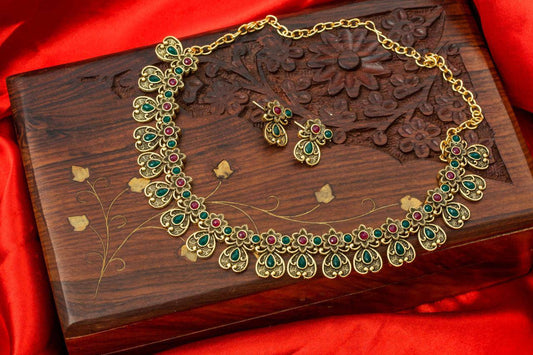Alloy Golden Designer Necklaces Set