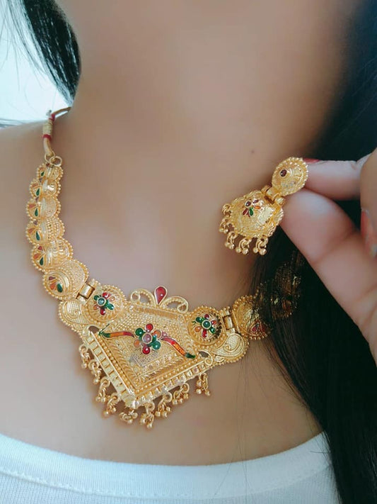Alloy Golden Designer Necklaces Set