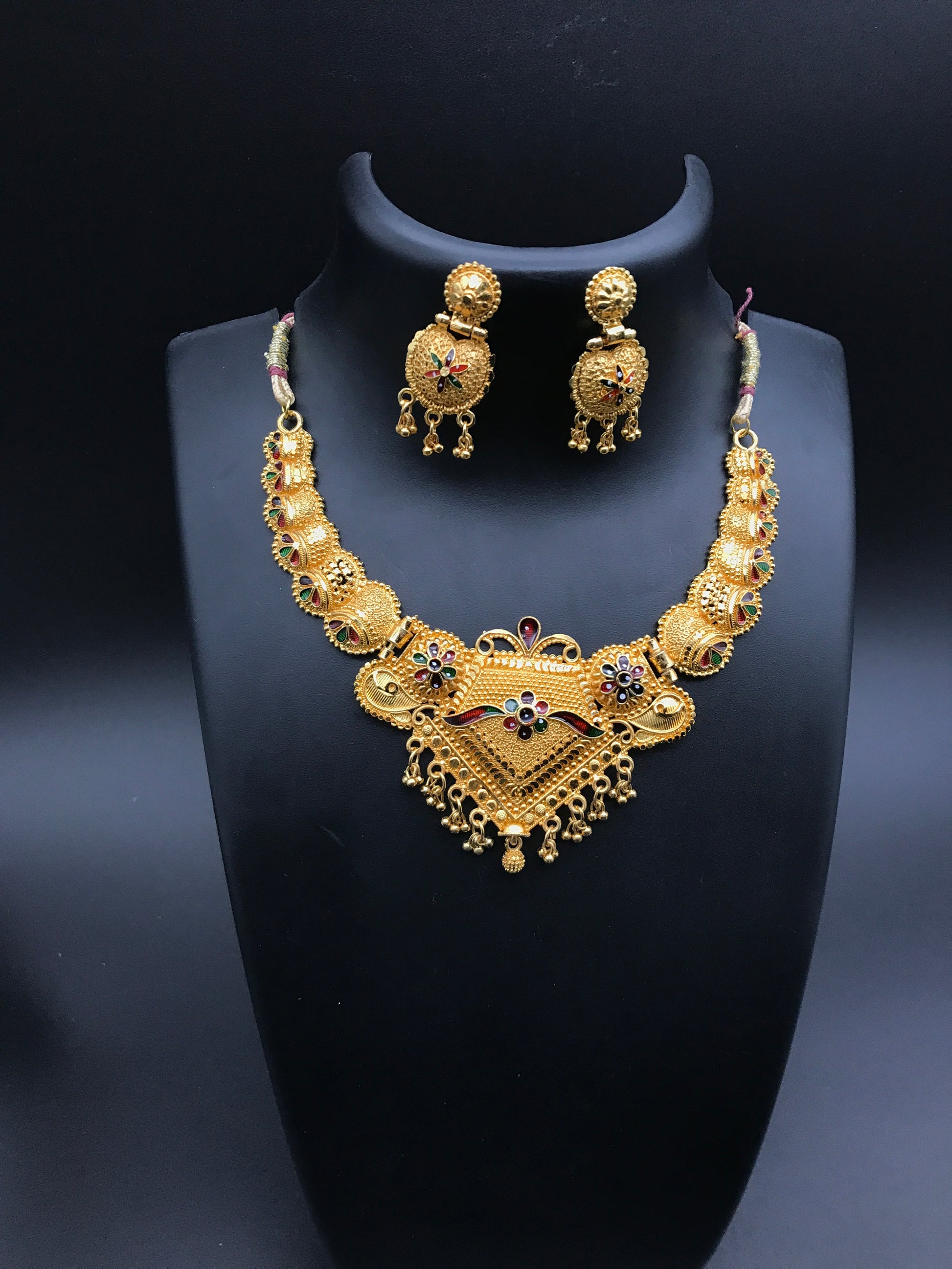 Alloy Golden Designer Necklaces Set