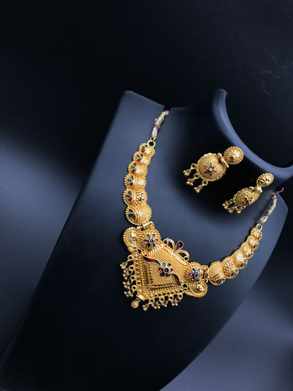 Alloy Golden Designer Necklaces Set