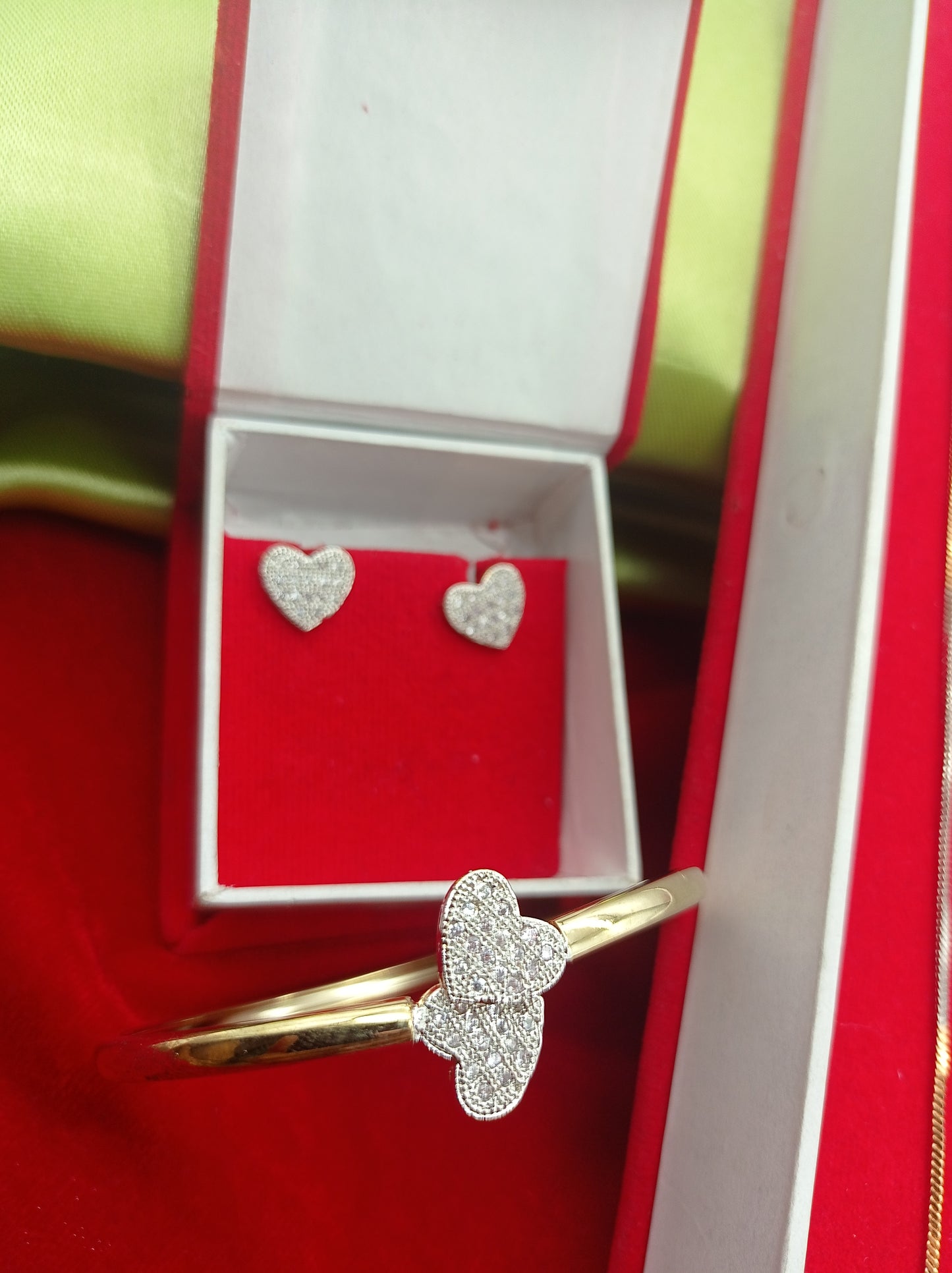   Pendant Set With Earring,Ring And Bracelet Special For Women