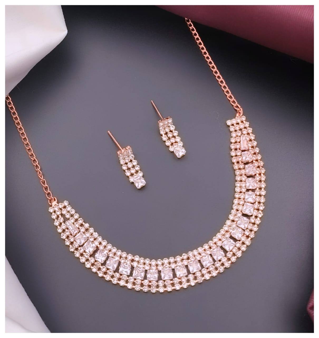 Gujju Latest Necklace With Earrings