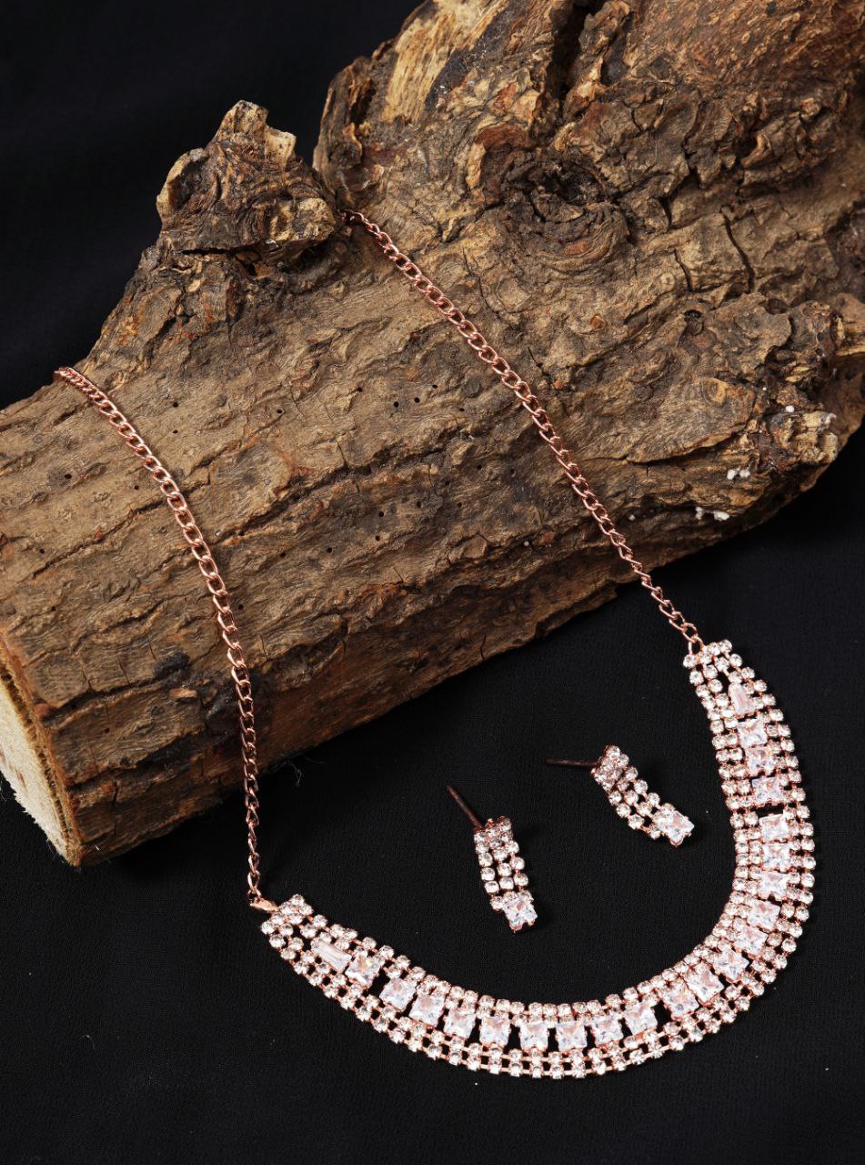 Gujju Latest Necklace With Earrings