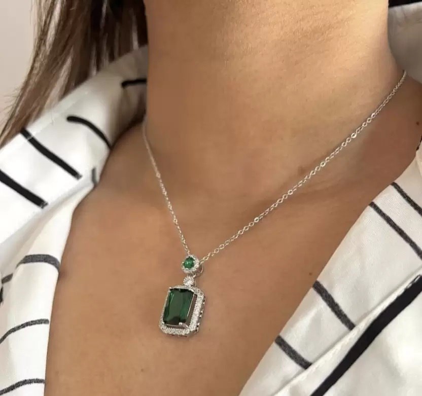RAKHI SPECIAL GIFT FOR SISTER - EXCLUSIVE SILVER CHAIN WITH GREEN PENDENT