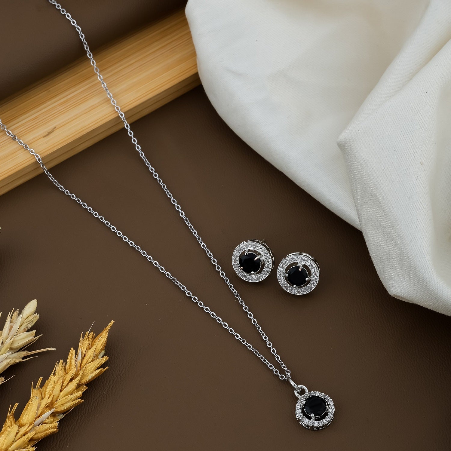 Silver Chain Circular Pendant and Earrings with Finely Cut Stones for Women/Girls