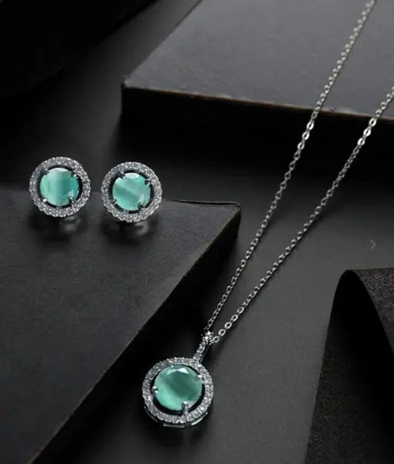 Silver Plated Chain  And Stone Pendant Set With Earrings For Women/Girls