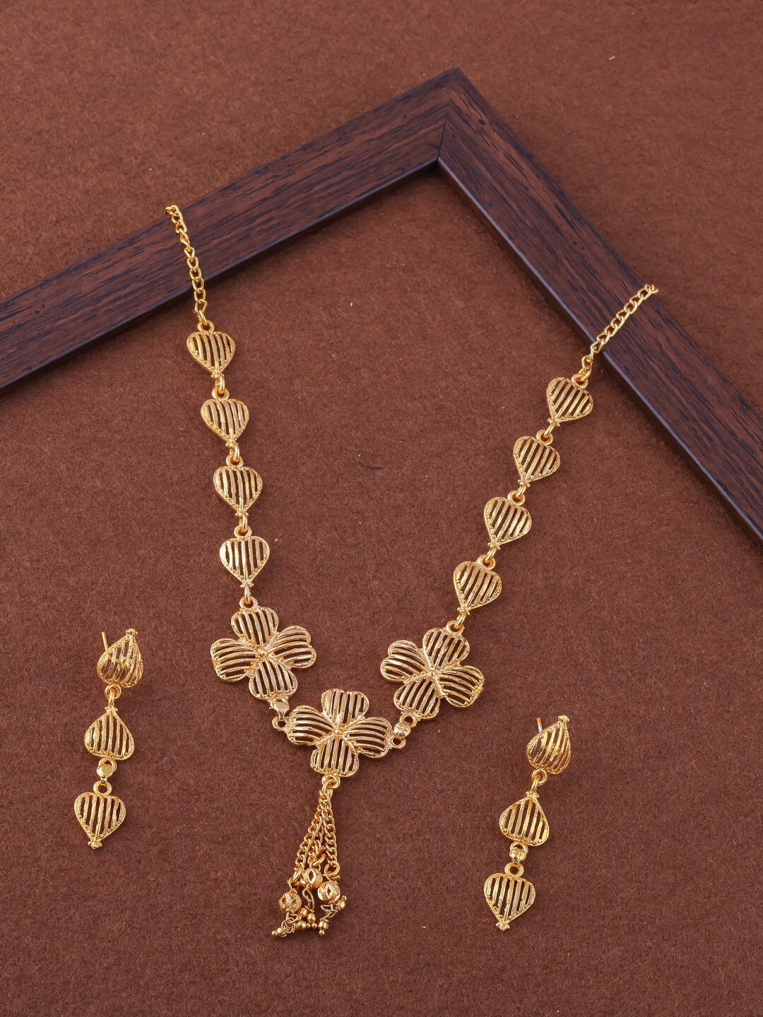 Neckless Set With Earring Special For Women