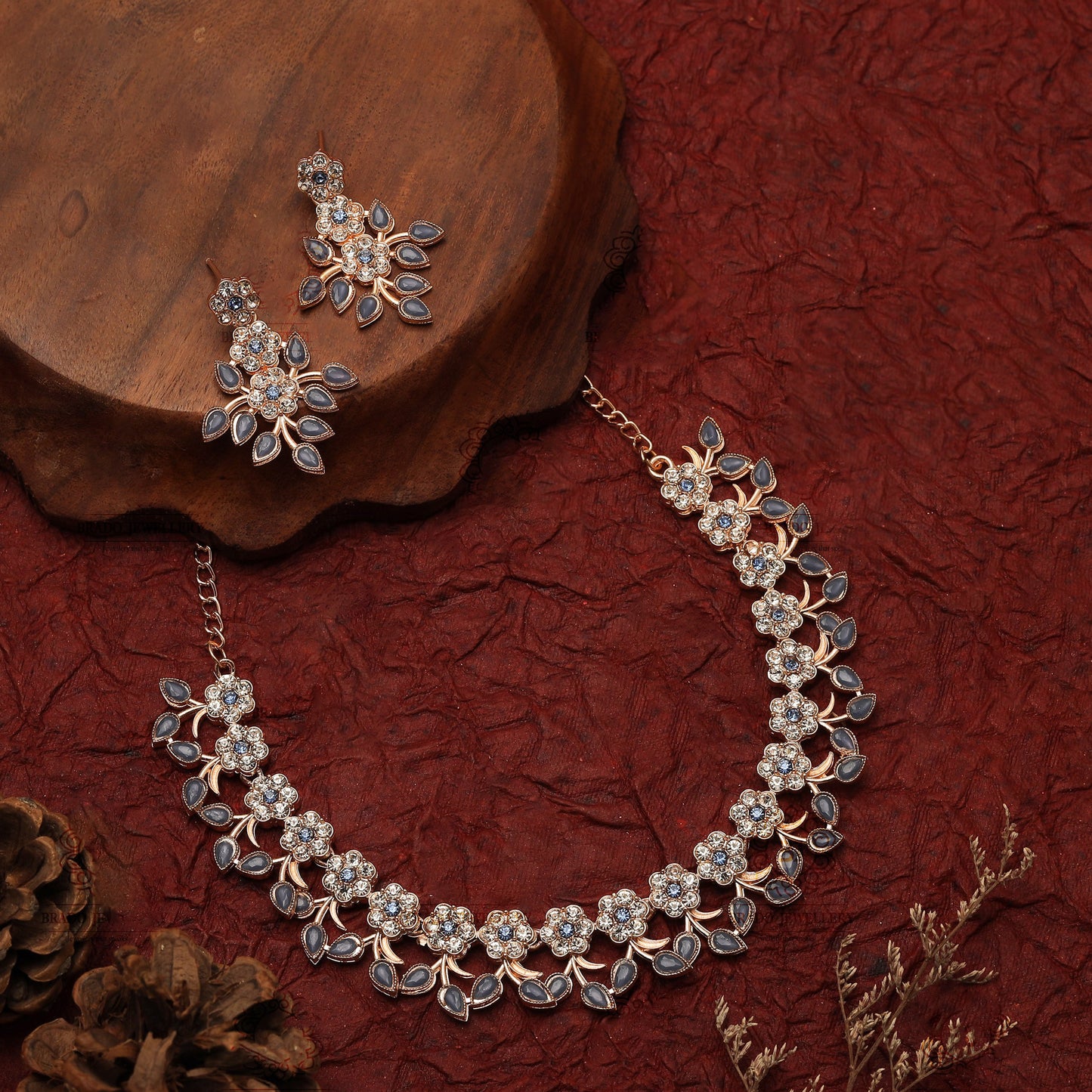 Gujju Latest Necklace Set With Earrings For Girls And Women